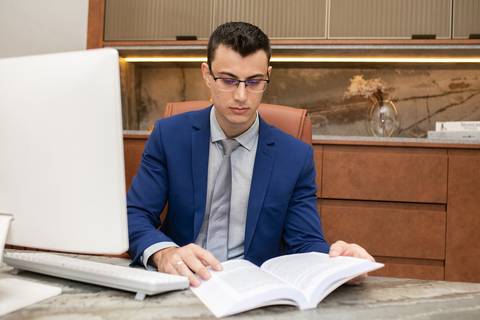 ThiagoSP_advogdo_joinville_retrato de perfil corporativo estudio fotografico linkedin redes sociais OAB'
