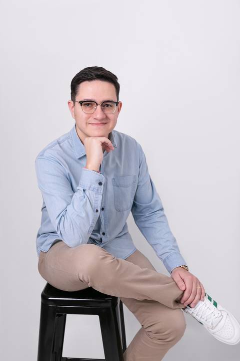 retrato corporativo estudio fotografico daisy deise evaristo Vinicius Psicologo Joinville CAPS CRAS Conselho Tutelar'
