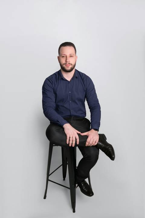 Eduardo Bisewski engenheiro Eng Mecanico retrato de Perfil corporativo linkedin instagram whatsapp site redes sociais estudio fotografia joinville'