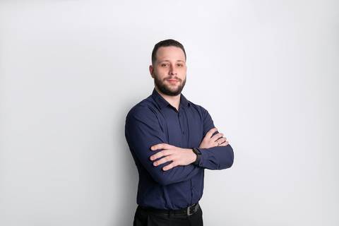 Eduardo Bisewski engenheiro Eng Mecanico retrato de Perfil corporativo linkedin instagram whatsapp site redes sociais estudio fotografia joinville'