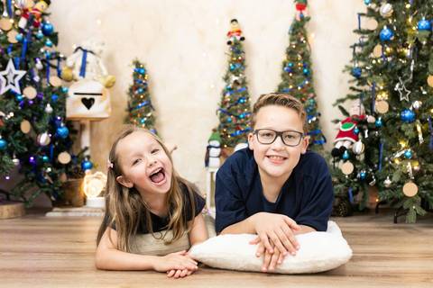 sessao ensaio natal estudio daisy evaristo fotografia sul joinville Alice Arthur Karina Diego 2023'