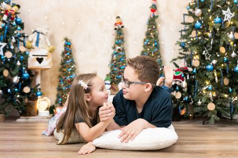 sessao ensaio natal estudio daisy evaristo fotografia sul joinville Alice Arthur Karina Diego 2023'