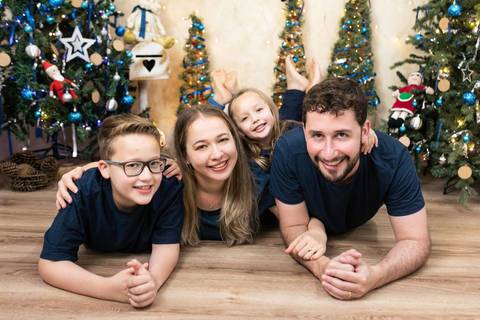 sessao ensaio natal estudio daisy evaristo fotografia sul joinville Alice Arthur Karina Diego 2023'