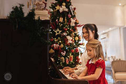 ensaio natal em casa familia ana samir carmel fotografo profissional joinville casamento aniversario fotografa estudio de fotografia piano'
