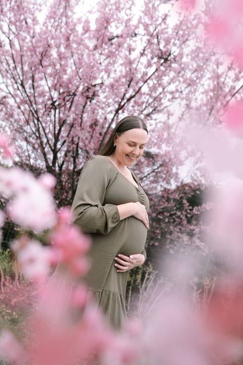 ensaio fotografico gestante florada cereija sakura externo daisy evaristo fotografia esperando benicio jenifer thiago'