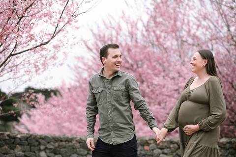 ensaio fotografico gestante florada cereija sakura externo daisy evaristo fotografia esperando benicio jenifer thiago'