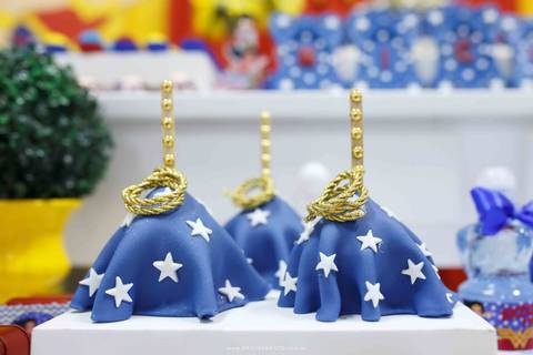 fotografo de aniversario joinville diverplay carrossel festere king park pety paio mulher maravilha decoração festa fantasia nicole 8 anos'