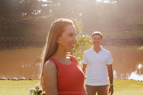 fotografo joinville casamento ensaio  pre-casamento  pre-wedding diferente lifestyle em casa noiva noivo cachorro pet mini wedding Fernanda Sander Lago da Serra Campo alegre noivos'