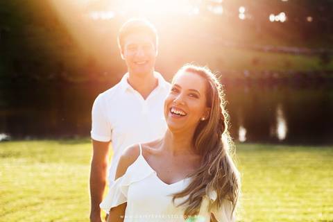 fotografo joinville casamento ensaio  pre-casamento  pre-wedding diferente lifestyle em casa noiva noivo cachorro pet mini wedding Fernanda Sander Lago da Serra Campo alegre noivos'