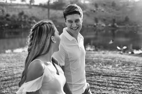 fotografo joinville casamento ensaio  pre-casamento  pre-wedding diferente lifestyle em casa noiva noivo cachorro pet mini wedding Fernanda Sander Lago da Serra Campo alegre noivos'