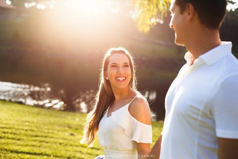 fotografo joinville casamento ensaio  pre-casamento  pre-wedding diferente lifestyle em casa noiva noivo cachorro pet mini wedding Fernanda Sander Lago da Serra Campo alegre noivos'