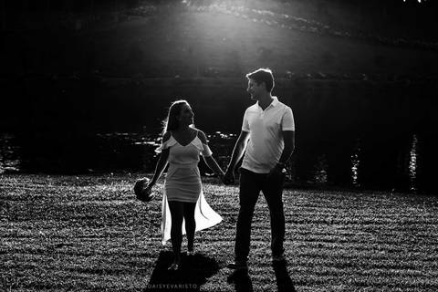 fotografo joinville casamento ensaio  pre-casamento  pre-wedding diferente lifestyle em casa noiva noivo cachorro pet mini wedding Fernanda Sander Lago da Serra Campo alegre noivos'