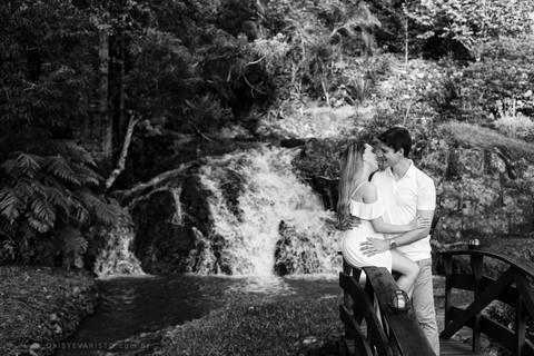 fotografo joinville casamento ensaio  pre-casamento  pre-wedding diferente lifestyle em casa noiva noivo cachorro pet mini wedding Fernanda Sander Lago da Serra Campo alegre noivos'