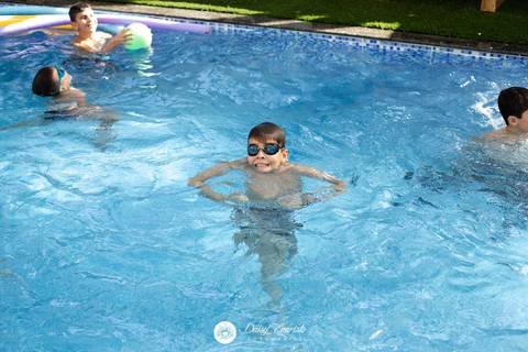 fotografo de aniversario casamento ensaio gravidez gravida gestante joinville Miguel Sofia Comunhao aventura rural piscina festa daisy evaristo deise'