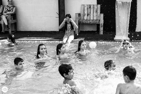 fotografo de aniversario casamento ensaio gravidez gravida gestante joinville Miguel Sofia Comunhao aventura rural piscina festa daisy evaristo deise'