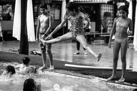 fotografo de aniversario casamento ensaio gravidez gravida gestante joinville Miguel Sofia Comunhao aventura rural piscina festa daisy evaristo deise'