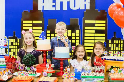 fotografo aniversario casamento ensaio gestante gravida gravidez estudio joinville festa capitao america festere festas fotografia decoração mulher maravilha'