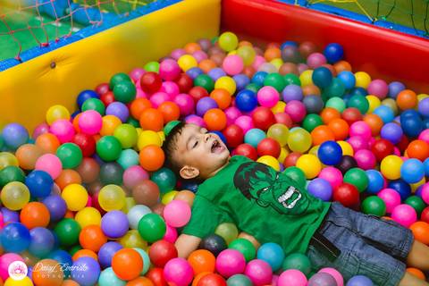 fotografo aniversario casamento ensaio gestante gravida gravidez estudio joinville festa capitao america festere festas fotografia decoração mulher maravilha'