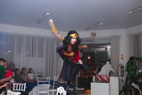 fotografo aniversario casamento ensaio gestante gravida gravidez estudio joinville festa capitao america festere festas fotografia decoração mulher maravilha'