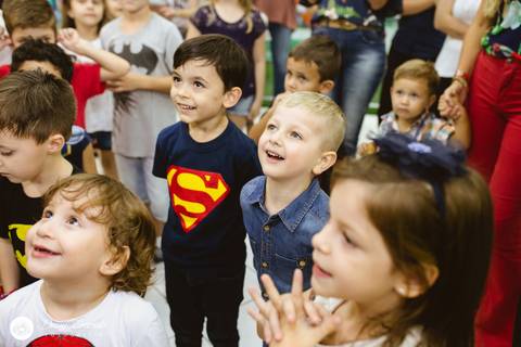 fotografo aniversario casamento ensaio gestante gravida gravidez estudio joinville festa capitao america festere festas fotografia decoração mulher maravilha'