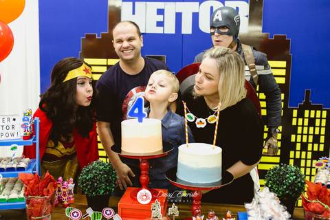 fotografo aniversario casamento ensaio gestante gravida gravidez estudio joinville festa capitao america festere festas fotografia decoração mulher maravilha'