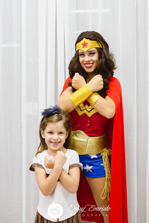 fotografo aniversario casamento ensaio gestante gravida gravidez estudio joinville festa capitao america festere festas fotografia decoração mulher maravilha'