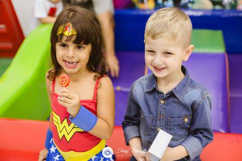 fotografo aniversario casamento ensaio gestante gravida gravidez estudio joinville festa capitao america festere festas fotografia decoração mulher maravilha'