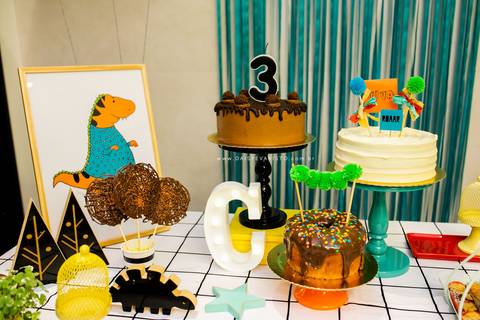 fotografo aniversario joinville festere pety paio casa de festa joinville fabrica de festas decoração dinossauros Caio 3 anos'