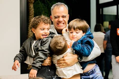 fotografo aniversario joinville festere pety paio casa de festa joinville fabrica de festas decoração dinossauros Caio 3 anos'