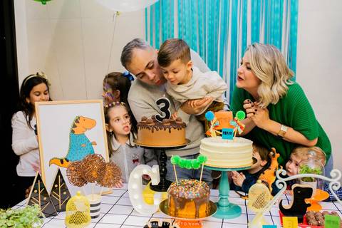 fotografo aniversario joinville festere pety paio casa de festa joinville fabrica de festas decoração dinossauros Caio 3 anos'