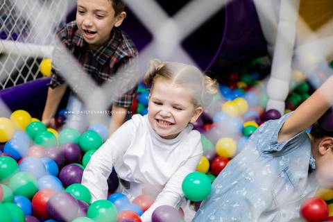 fotografo aniversario joinville festere pety paio casa de festa joinville fabrica de festas aquarela festas decoração brincanto festas star wars princesa leia Klara 5 anos'