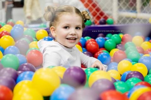 fotografo aniversario joinville festere pety paio casa de festa joinville fabrica de festas aquarela festas decoração brincanto festas star wars princesa leia Klara 5 anos'