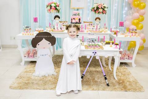 fotografo aniversario joinville festere pety paio casa de festa joinville fabrica de festas aquarela festas decoração brincanto festas star wars princesa leia Klara 5 anos'