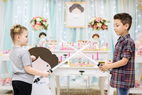 fotografo aniversario joinville festere pety paio casa de festa joinville fabrica de festas aquarela festas decoração brincanto festas star wars princesa leia Klara 5 anos'