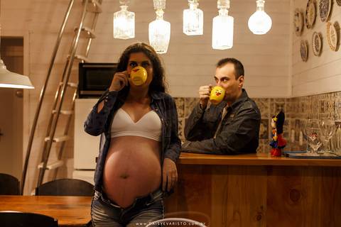 ensaio gestante gravidez gravida gravidos maternidade fotografo joinville ensaio em casa lifestyle  revista babies cheila e fabiano ensaio diferente no campo casa do lago campo alegre fumaça'