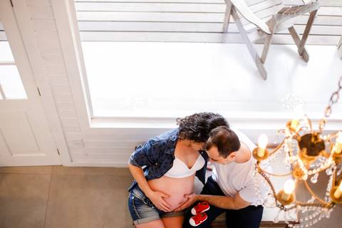 ensaio gestante gravidez gravida gravidos maternidade fotografo joinville ensaio em casa lifestyle  revista babies cheila e fabiano ensaio diferente no campo casa do lago campo alegre fumaça baby boy'