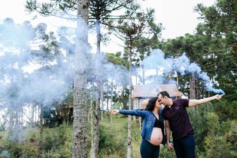 ensaio gestante gravidez gravida gravidos maternidade fotografo joinville ensaio em casa lifestyle  revista babies cheila e fabiano ensaio diferente no campo casa do lago campo alegre fumaça baby boy'