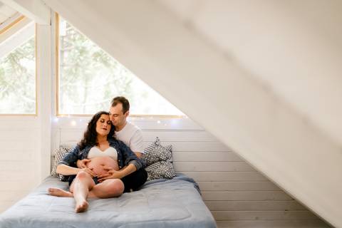 ensaio gestante gravidez gravida gravidos maternidade fotografo joinville ensaio em casa lifestyle  revista babies cheila e fabiano ensaio diferente no campo casa do lago campo alegre fumaça baby boy'