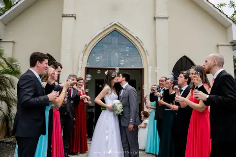 cerimonialista decoração Fran e Thiago Igreja Luterana Joinville Deise Deisy Daysi Daisy Evaristo Fotografa saida noivos bolha'