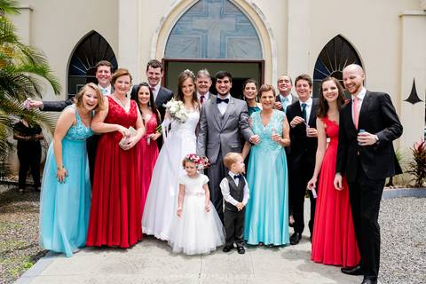 cerimonialista decoração Fran e Thiago Igreja Luterana Joinville Deise Deisy Daysi Daisy Evaristo Fotografa saida noivos bolha'