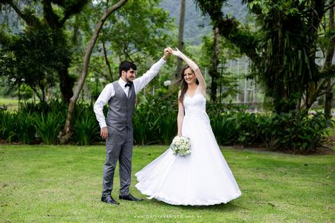 fotografo de casamento joinville sitio das bromelias salto II mini wedding noiva linda noivo lindo ilma socha agape olinda klug cerimonialista decoração Fran e Thiago Igreja Luterana Joinville Deise Deisy Daysi Daisy Evaristo Fotografa ensaio externo'