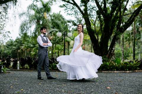 fotografo de casamento joinville sitio das bromelias salto II mini wedding noiva linda noivo lindo ilma socha agape olinda klug cerimonialista decoração Fran e Thiago Igreja Luterana Joinville Deise Deisy Daysi Daisy Evaristo Fotografa ensaio externo'