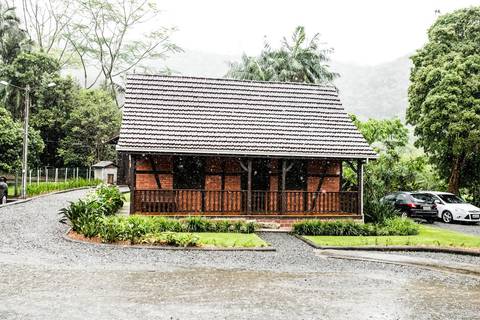 fotografo de casamento joinville sitio das bromelias salto II mini wedding noiva linda noivo lindo ilma socha agape olinda klug cerimonialista decoração Fran e Thiago Igreja Luterana Joinville Deise Deisy Daysi Daisy Evaristo Fotografa chuva'