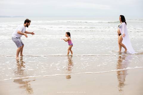 ensaio gestante gravidez na praia sao francisco do sul maternidade fotografo joinville ensaio em casa revista babies ensaio lindo deise evaristo fotografo profissional gravida linda'