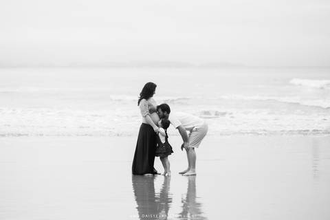 ensaio gestante gravidez na praia sao francisco do sul maternidade fotografo joinville ensaio em casa revista babies ensaio lindo deise evaristo fotografo profissional gravida linda'