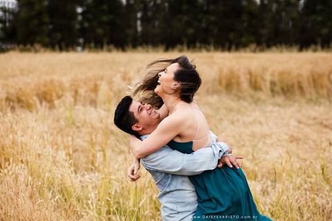 fotografo casamento ensaio gestante gravidez pre casamento noivos joinville campo alegre tais e kennedy balão campo trigo ensaio lindo campo alegre felicidade mini wedding'