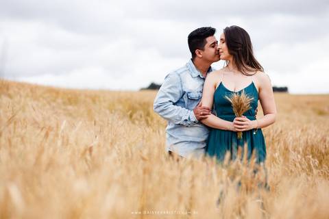 fotografo casamento ensaio gestante gravidez pre casamento noivos joinville campo alegre tais e kennedy balão campo trigo ensaio lindo campo alegre felicidade mini wedding'