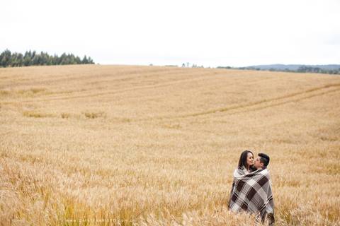 fotografo casamento ensaio gestante gravidez pre casamento noivos joinville campo alegre tais e kennedy balão campo trigo ensaio lindo campo alegre felicidade mini wedding'