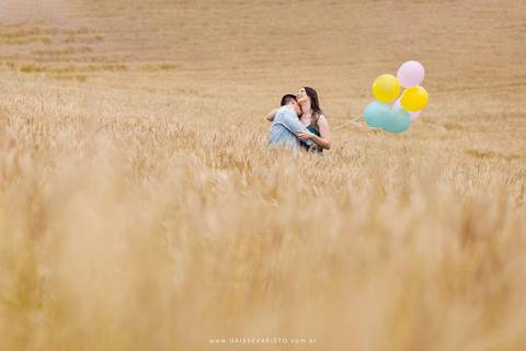 fotografo casamento ensaio gestante gravidez pre casamento noivos joinville campo alegre tais e kennedy balão campo trigo ensaio lindo campo alegre felicidade mini wedding'