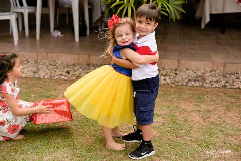 fotografo aniversario joinville festere pety paio casa de festa DIY joinville fabrica de festas aquarela festas decoração brincanto festas Malu 4 anos branca de neve'